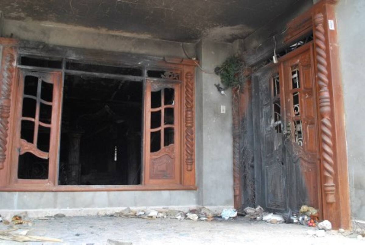 Completamente quemada por dentro quedó la casa del Alcalde de San Andrés de Sotavento.
