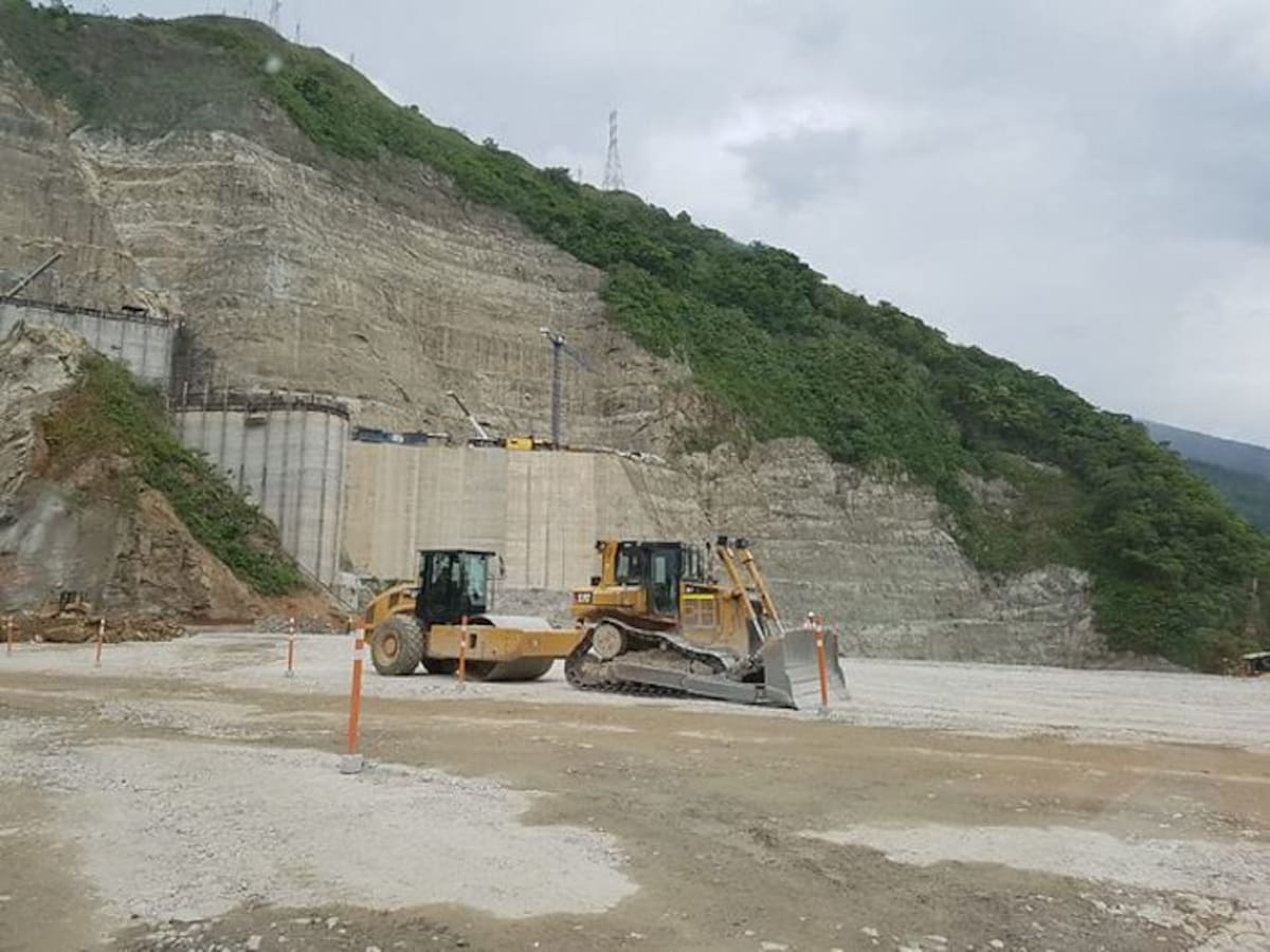 Los cálculos del personal técnico indican que el próximo lunes 21 de mayo la cresta alcanzaría la cota 410. colprensa
