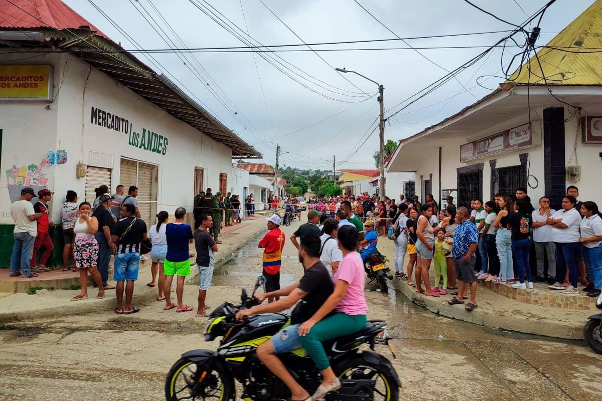 Ofrecen $30 millones de recompensa por asesinos de docente en San Jacinto