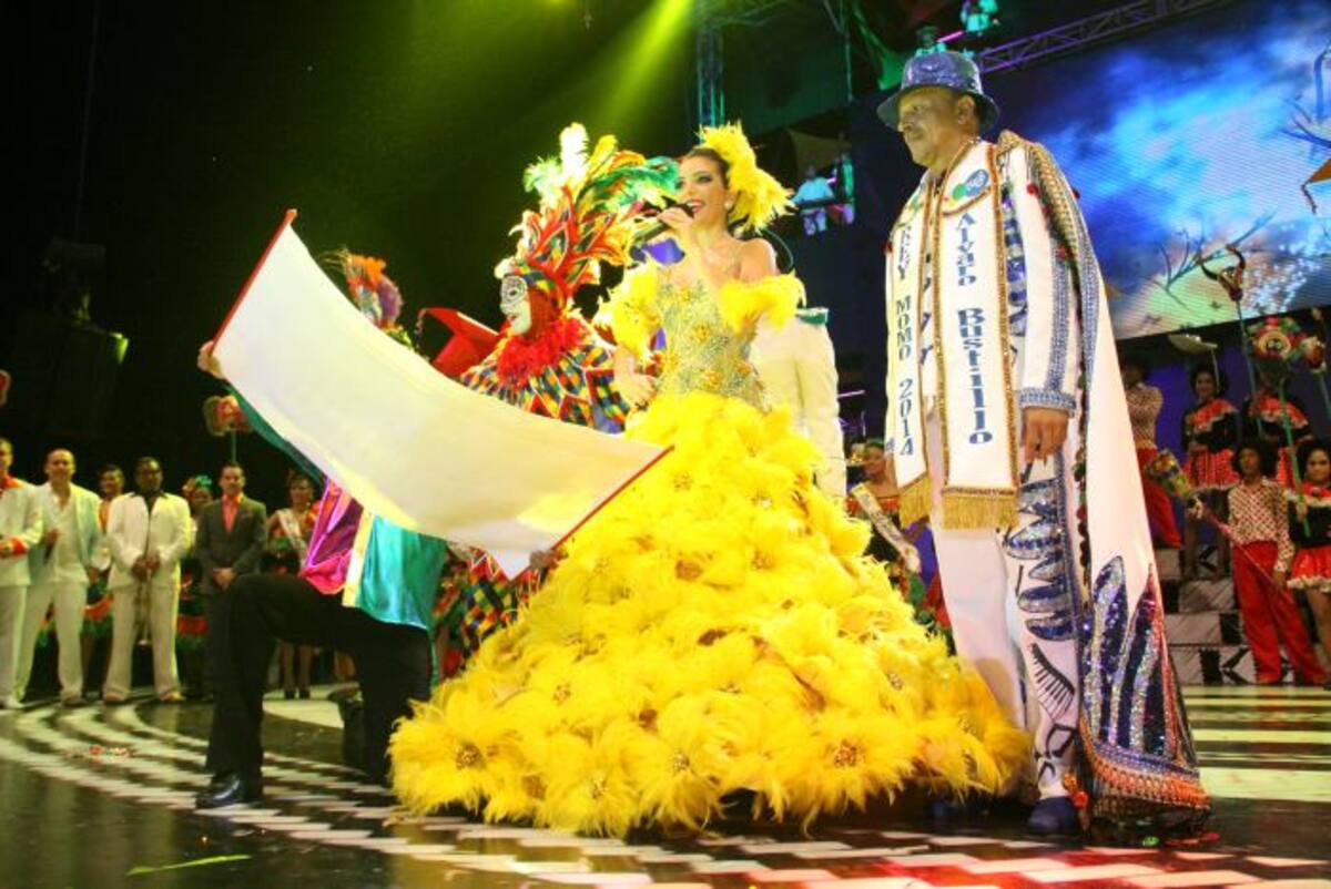 La reina del Carnaval de Barranquilla, María Margarita Díazgranados Gerleín dio vía libre a la gozadera hasta el Míercoles de Ceniza. RAFAEL POLO AVELLANEDA