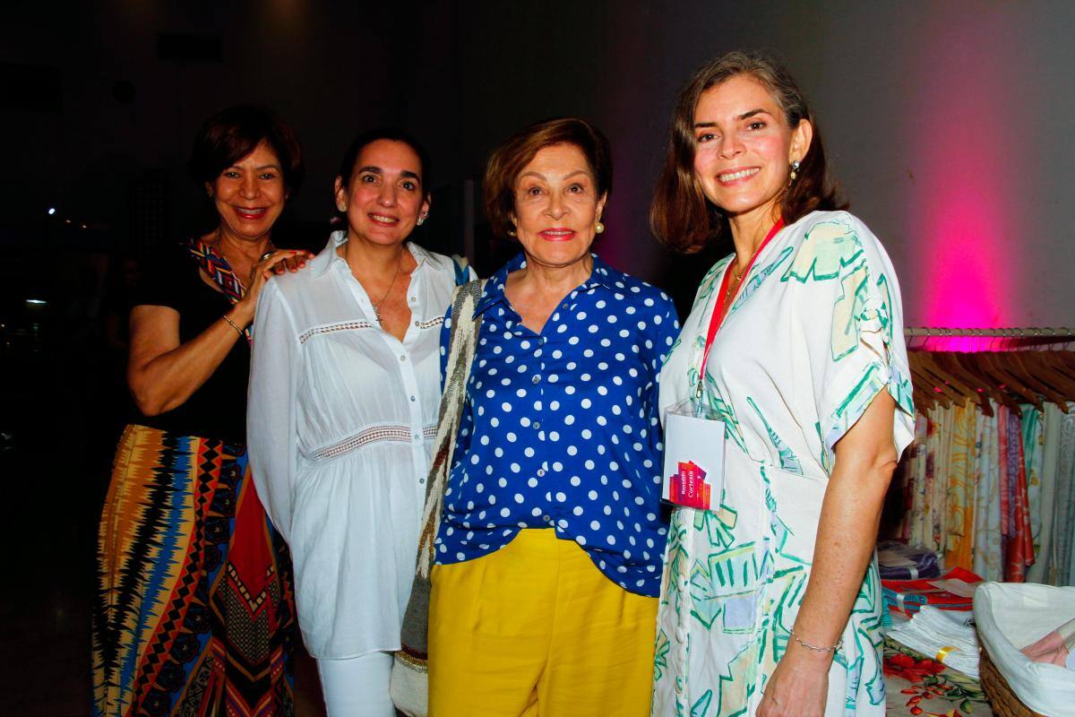 Lucía Bermúdez, Roxana Durán, Marieta Ibarra y Angélica Santamaría.