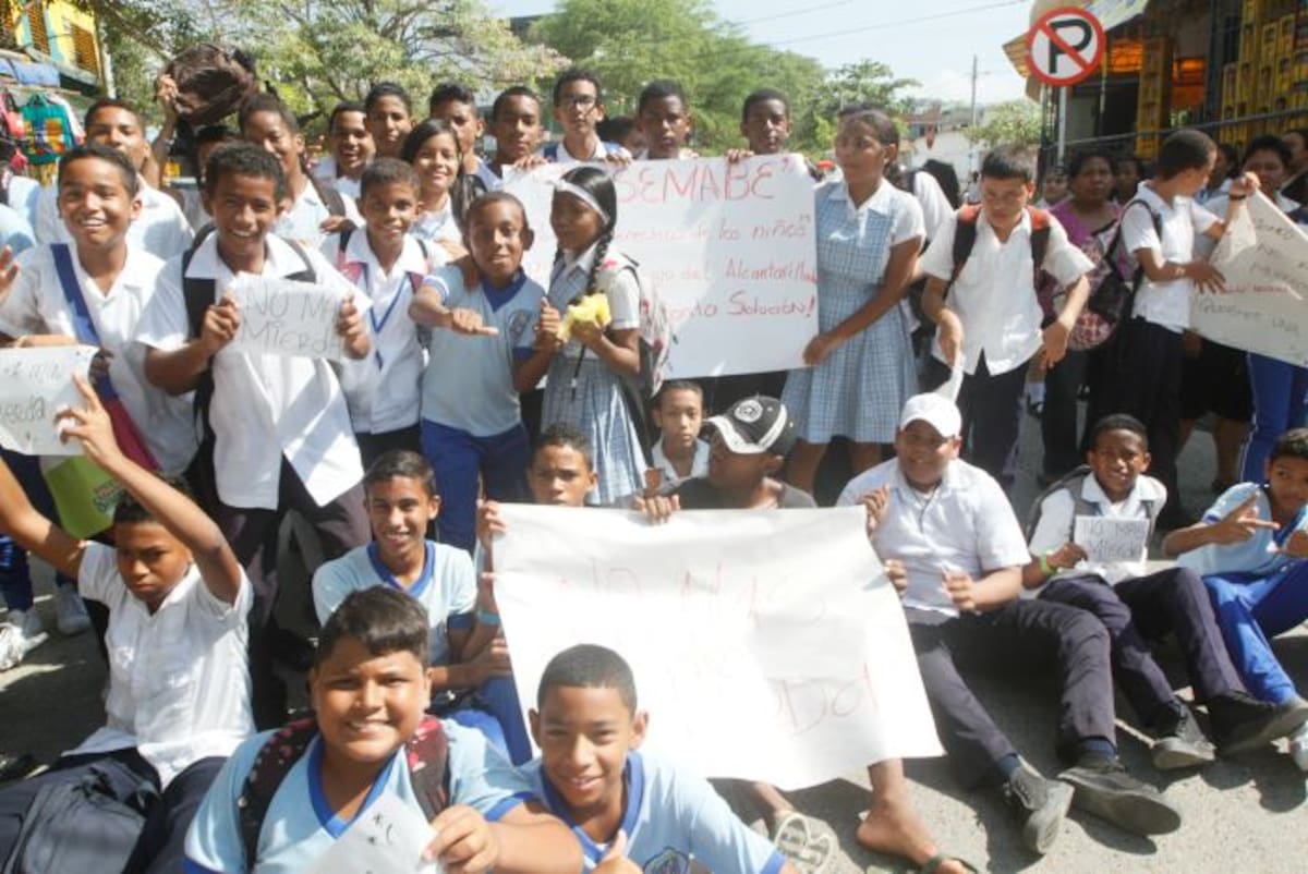 Desde muy temprano los estudiantes comenzaron con el plantón Julio Castaño/ El Universal
