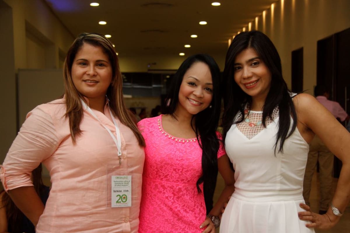 Katherine Olier, Lorena Prens y Karina Gómez.