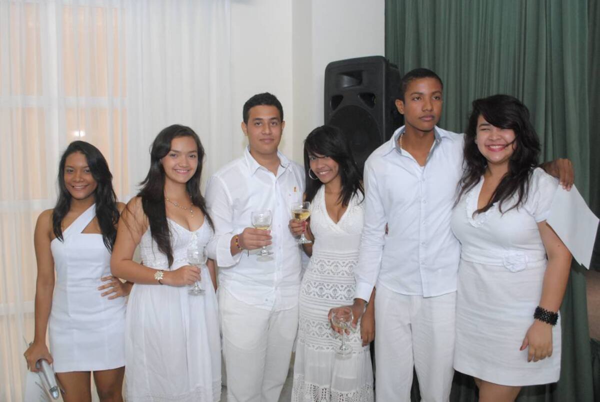 Johana Orozco, Elisa Bárcenas, César Guerra, Gina Morales, Giovanny López y María Fernanda Cortés.