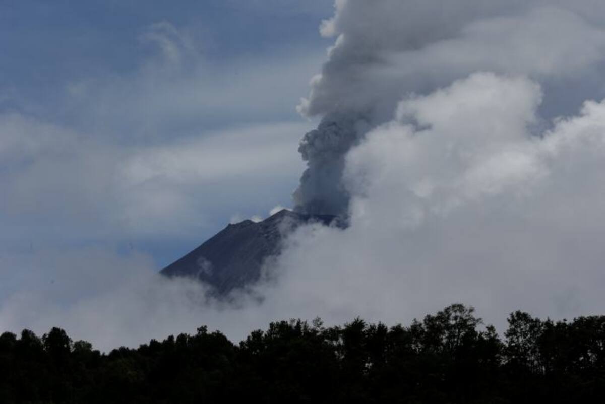 Desde el pasado jueves el volcán se encuentra en actividad. AP Dario Lopez-Mills