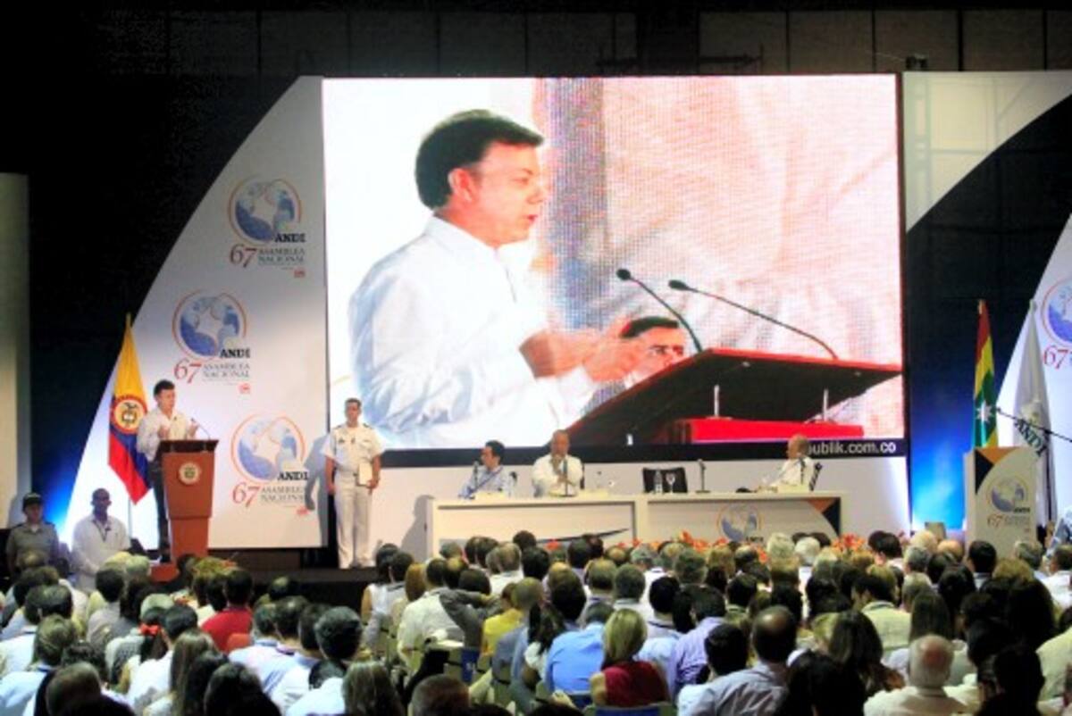 El presidente Juan Manuel Santos en la clausura de la Asamblea Nacional de la Andi, en el Centro de Convenciones. JULIO CASTAÑO / EL UNIVERSAL