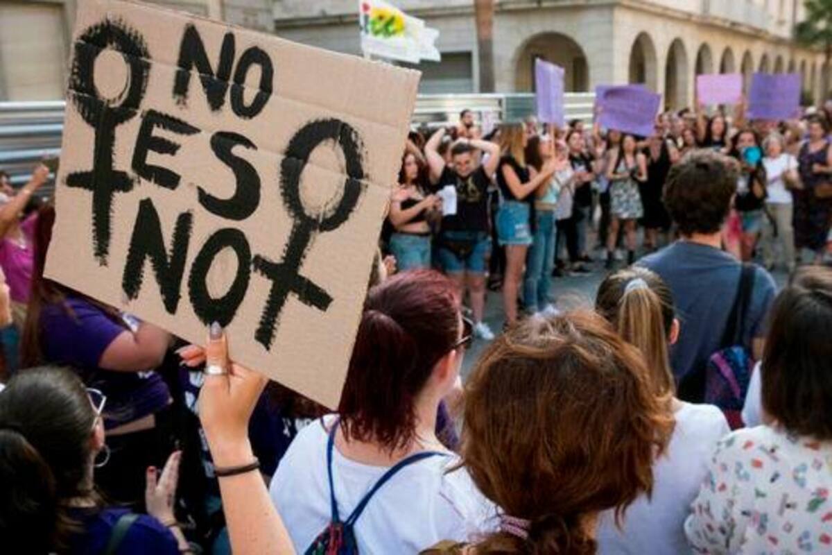 Detienen a cinco franceses por presuntamente agredir grupalmente a una mujer