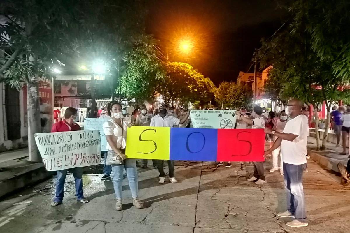 Vecinos marchan porque están cansados de los estancos y bares en sus calles