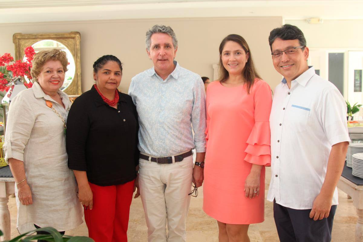 Yira Boutrous, Dina Arabia, Francisco Montoya, Carolina Olarte y Carlos Monroy.