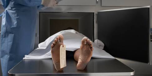 Condenan a trabajador de una morgue por vender restos humanos