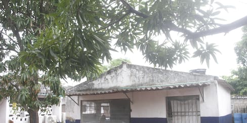 Clases en riesgo por inundaciones: exigen nueva sede para colegio Emiliano Alcalá