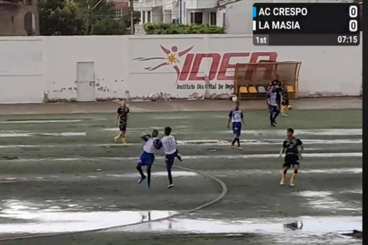 Estadio de fútbol de San Fernando: ¡Y siguen jugando en una charca!