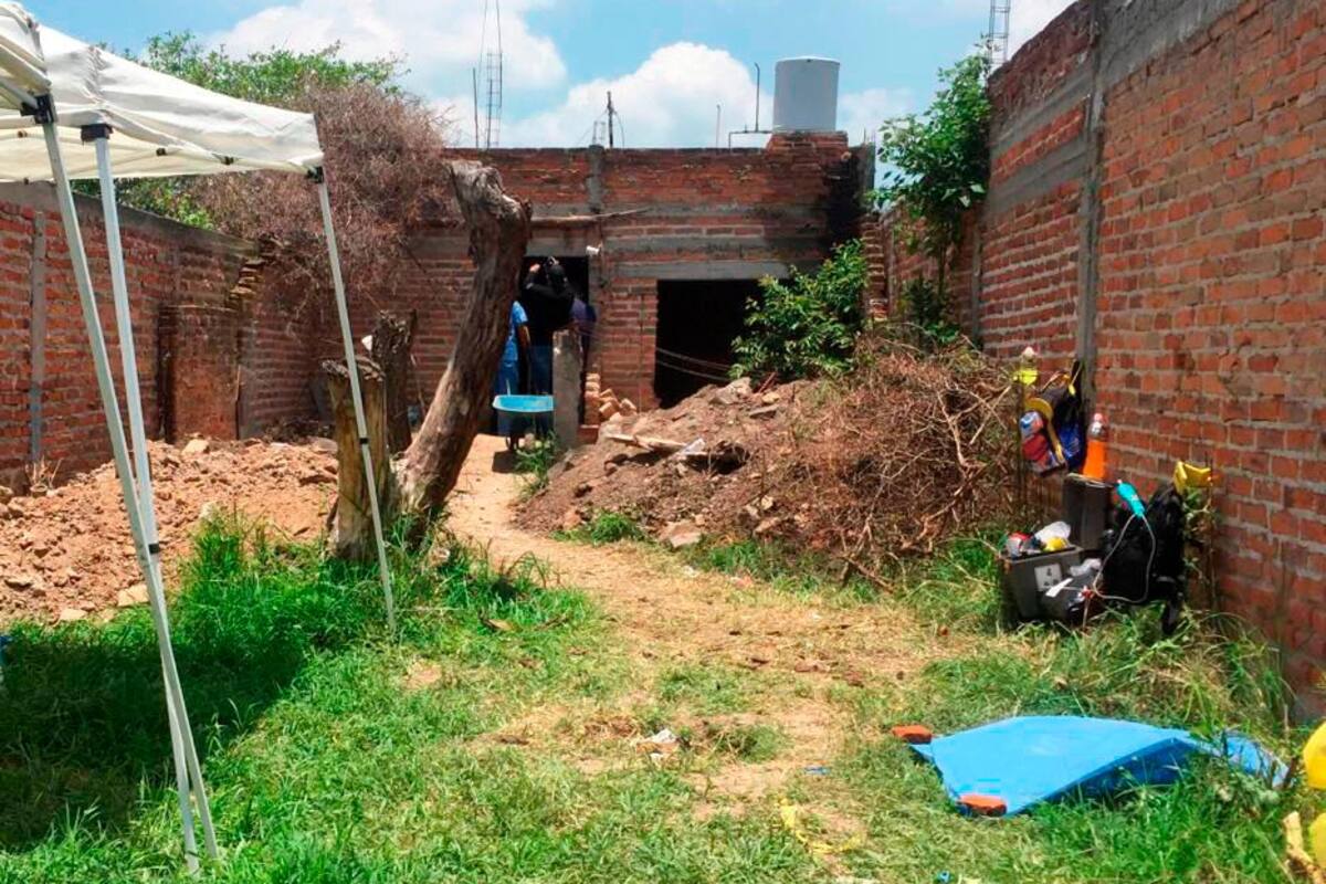 Encuentran al menos 23 cuerpos en fosa clandestina en México