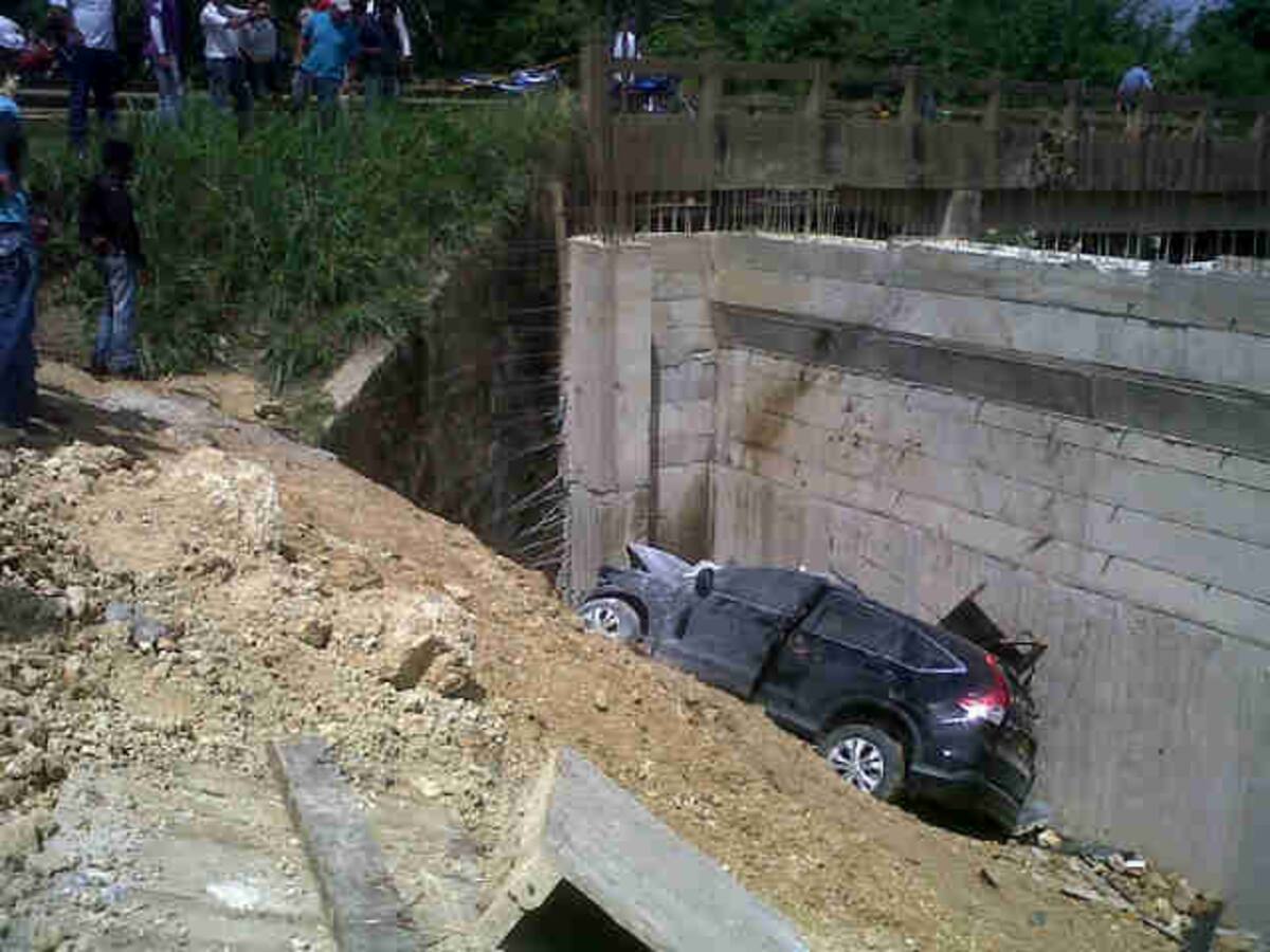 En la camioneta viajaban 4 personas, una de ellas murió. Luis Carlos Prado -eluniversal.com.co