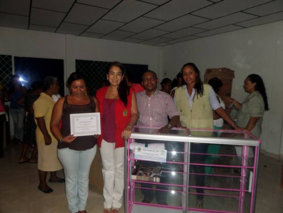 Mujeres emprendedoras cabeza de familia, del barrio Boston.
