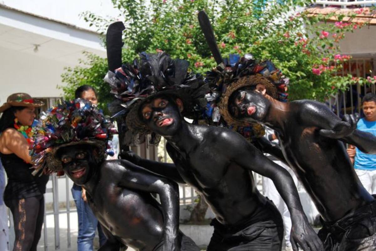 Los reconocidos 'negritos' que piden plata por las calles. Archivo El Universal
