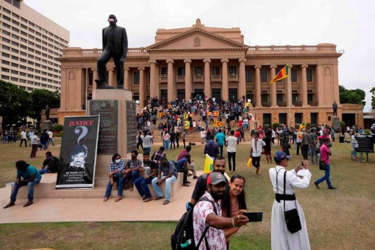 Dimisiones e incertidumbre política marcan Sri Lanka tras manifestaciones