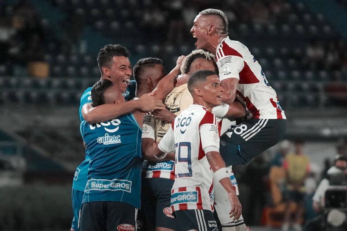 Junior goleó 3-0 al Cali y mantiene viva la ilusión de llegar a final