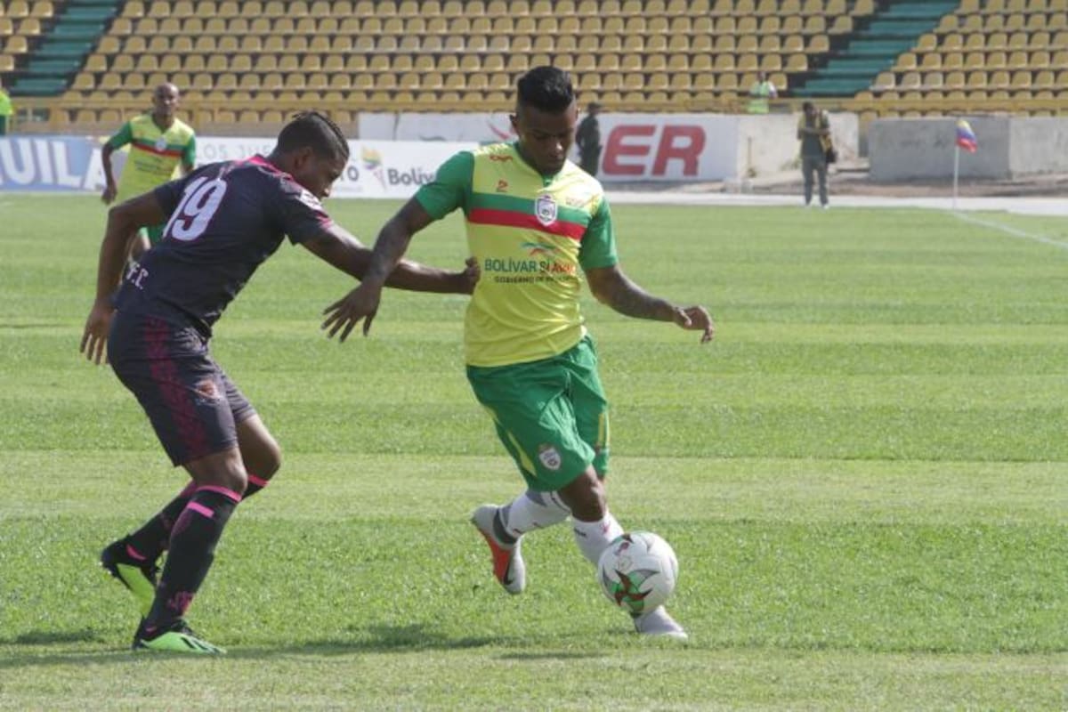 La molestia de Jhonny Cano al ser cambiado en el Real Cartagena vs Tigres