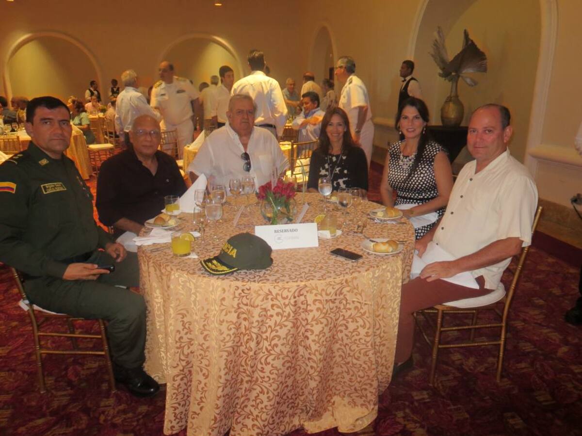 General Carlos Ramírez, Miguel Torres, Augusto Beltrán, Juliana López, Sandra Borda y Gerardo Núñez.