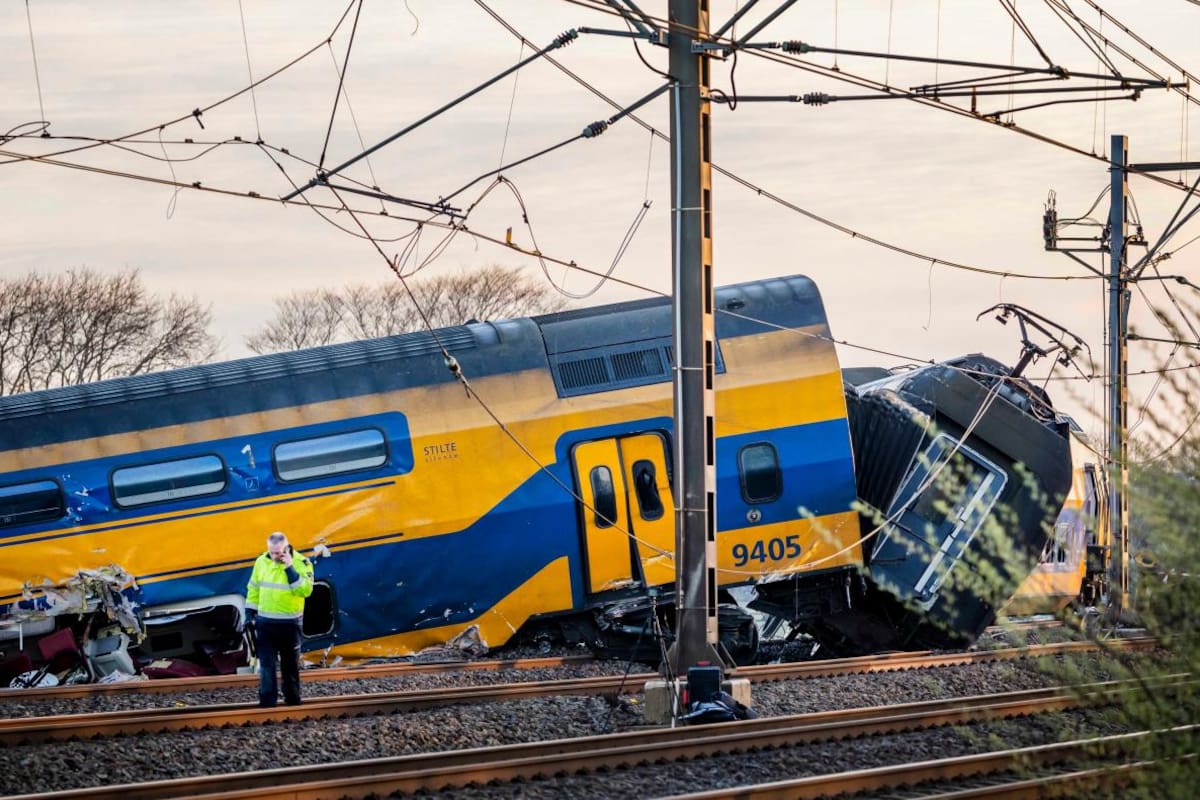 Atención: un muerto y treinta heridos en descarrilamiento de tren