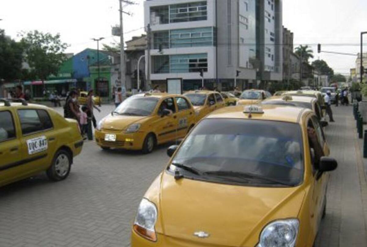 Monterianos denuncian que taxistas primero preguntan para dónde va el pasajero y luego deciden si lo llevan o no.