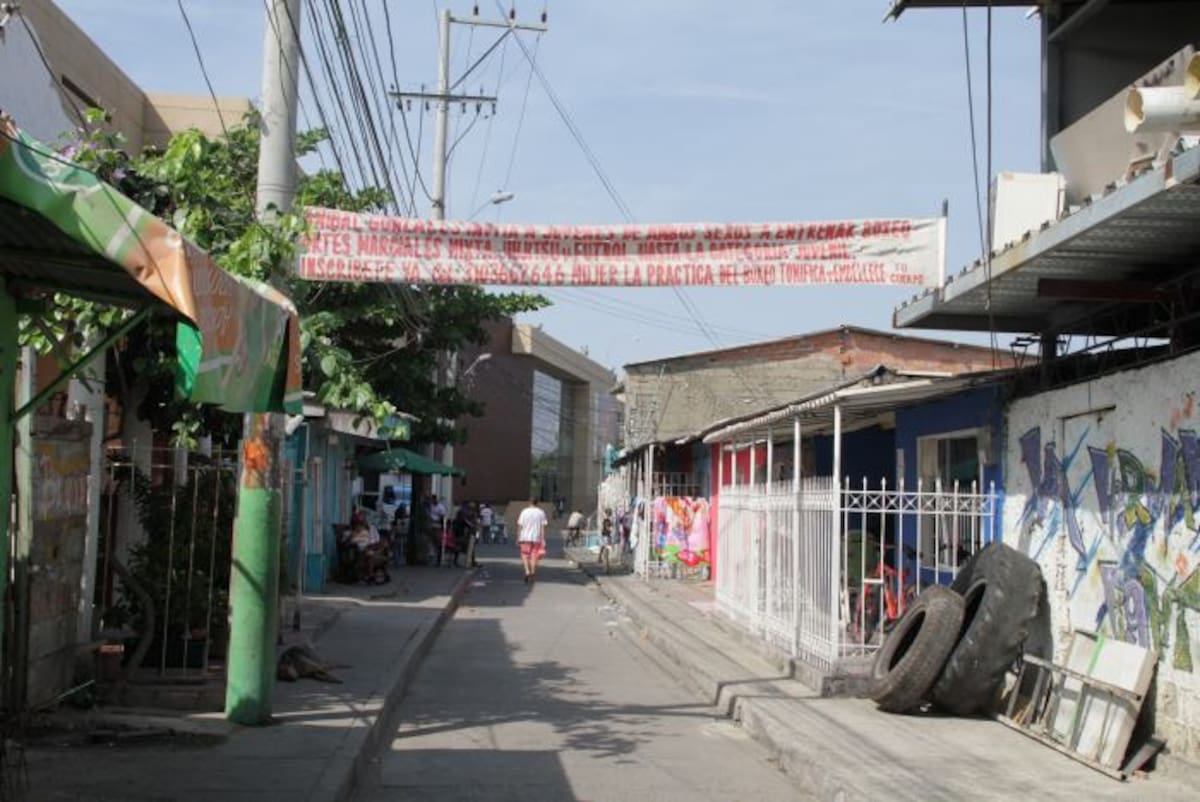 Detrás de la casa de Romero, está el más deprimido de los sectores, una calle bizarra llamada El Retiro. Luis Aparicio