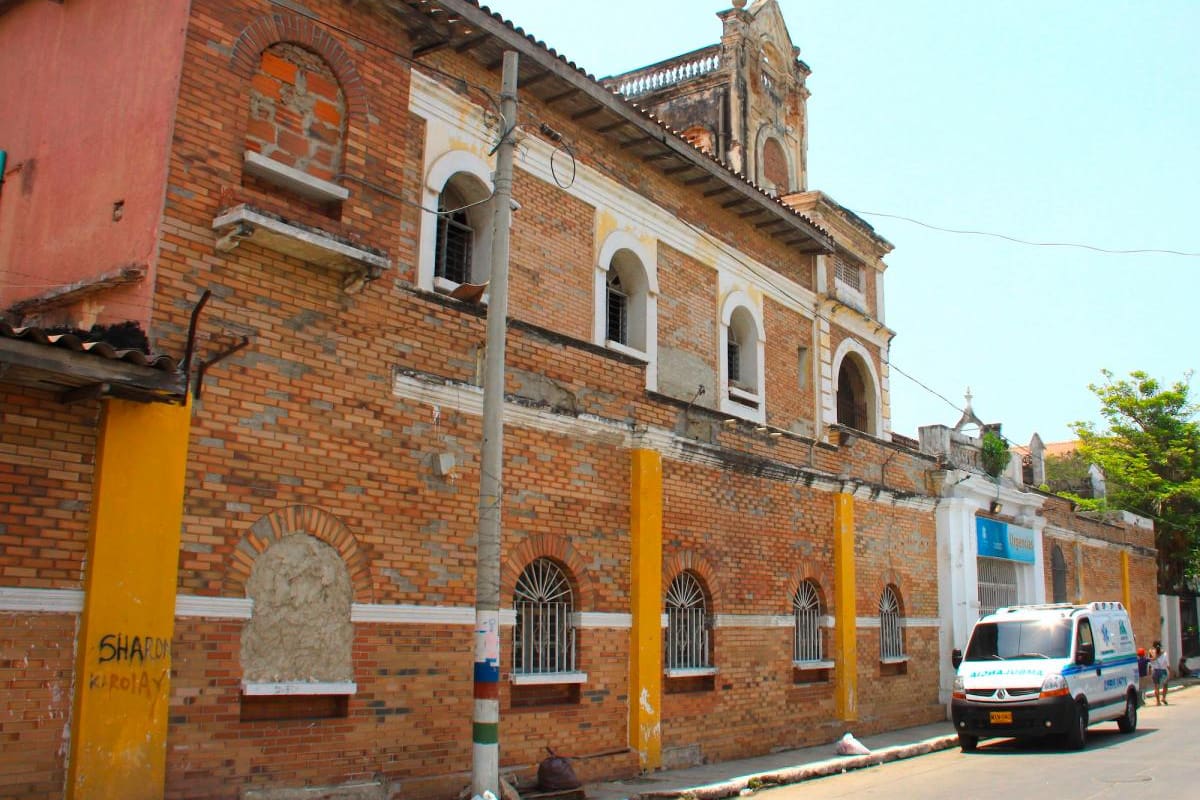 Tío hiere con un vidrio a su sobrino mientras departían en su casa