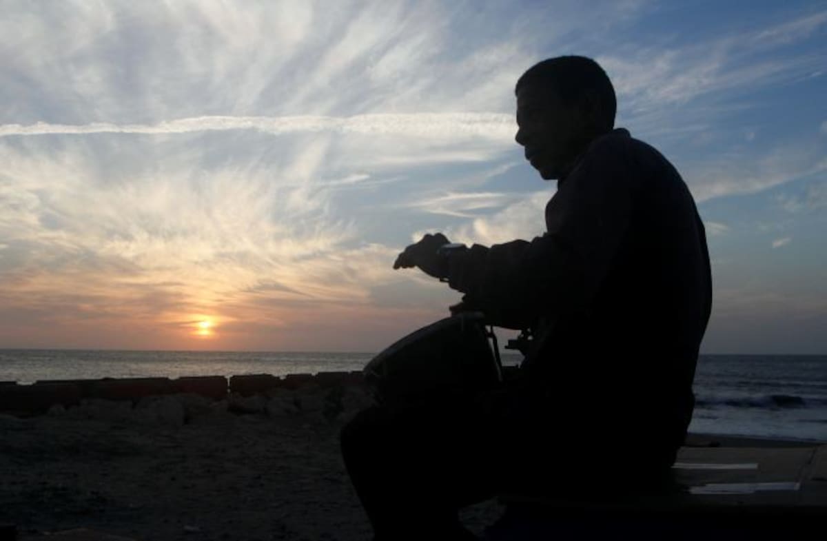 A las 6 de la tarde, los músicos abandonan las playas de Bocagrande y ocupan el Monumento a los dos Oceános. FOTOS JULIO CASTAÑO - EL UNIVERSAL