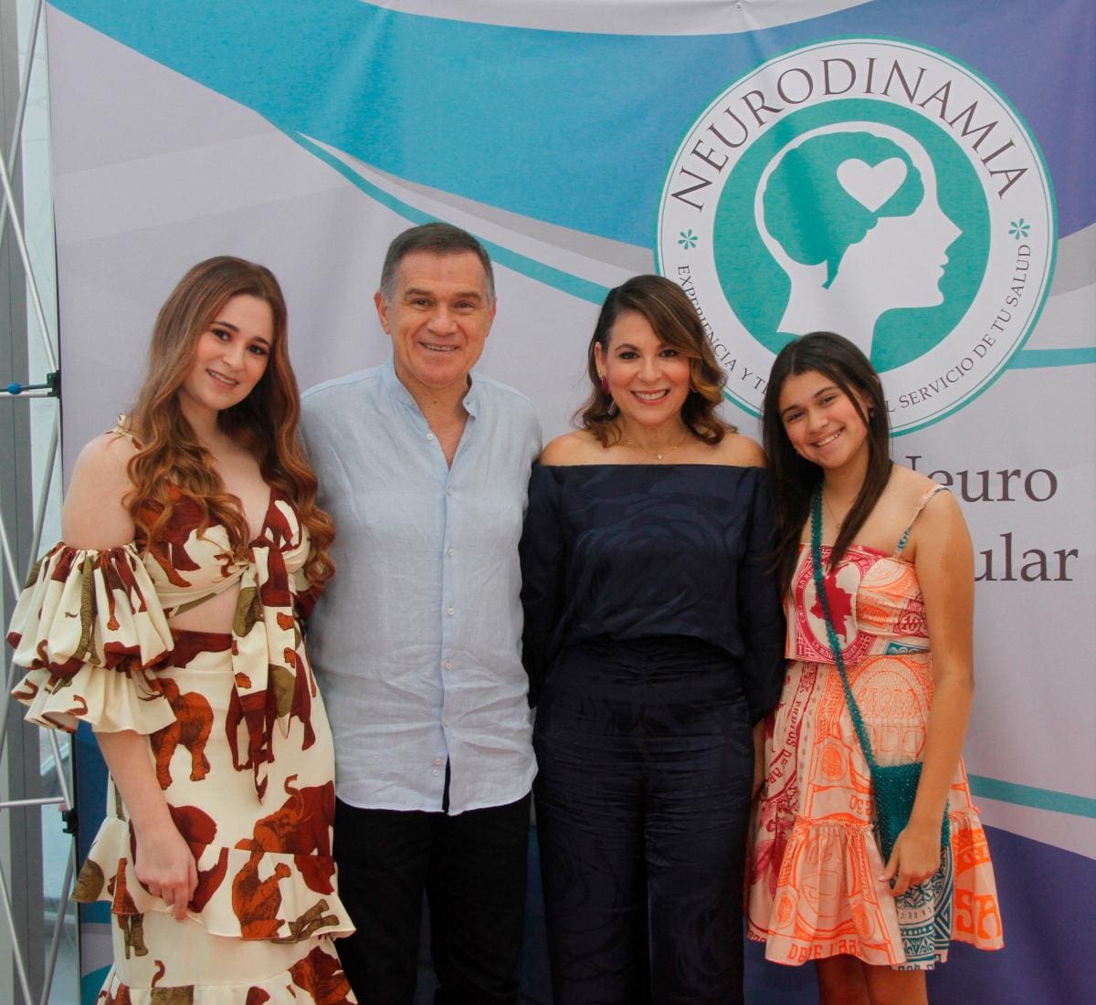 Valeria Almeida, Rafael Almeida, Katia Bustillo y Martina Almeida. // Foto: Luis Eduardo Herrán Álvarez - El Universal.