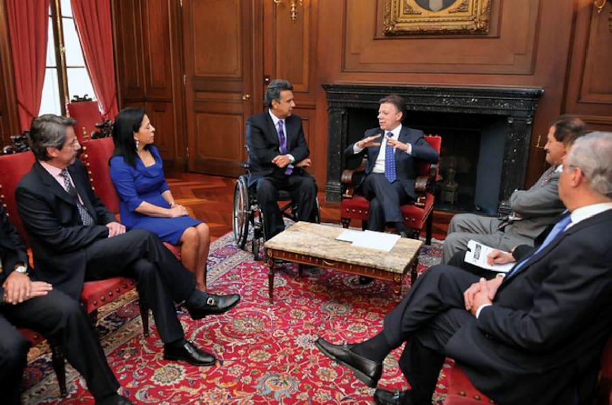 El presidente de Ecuador, Lenin Moreno, y su esposa, Rocio González, llegaron a Colombia para un encuentro con el Presidente de la República, Juan Manuel Santos y el vicepresidente, Angelino Garzón. Colprensa.