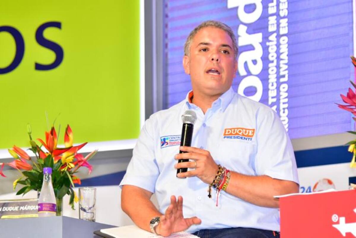 El representante del Centro Democrático tocó varios temas claves como el de manejo de residuos, el financiamiento de vivienda para darle a las familias una libertad económica, de la reforma tributaria, entre otros. CORTESÍA.