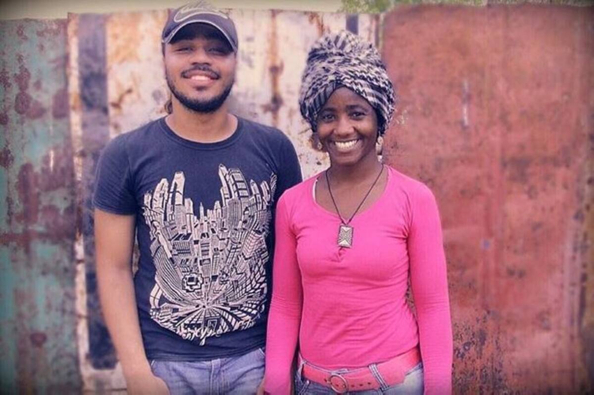 Los directores de La Ruta, Alí Majúl y Leidy Chaverra, creen que a través del arte y de volcar la mirada hacia lo comunitario se podrá erradicar y reducir los transfeminicidios y feminicidios en la región. Tiffany Dornoy- Cortesia