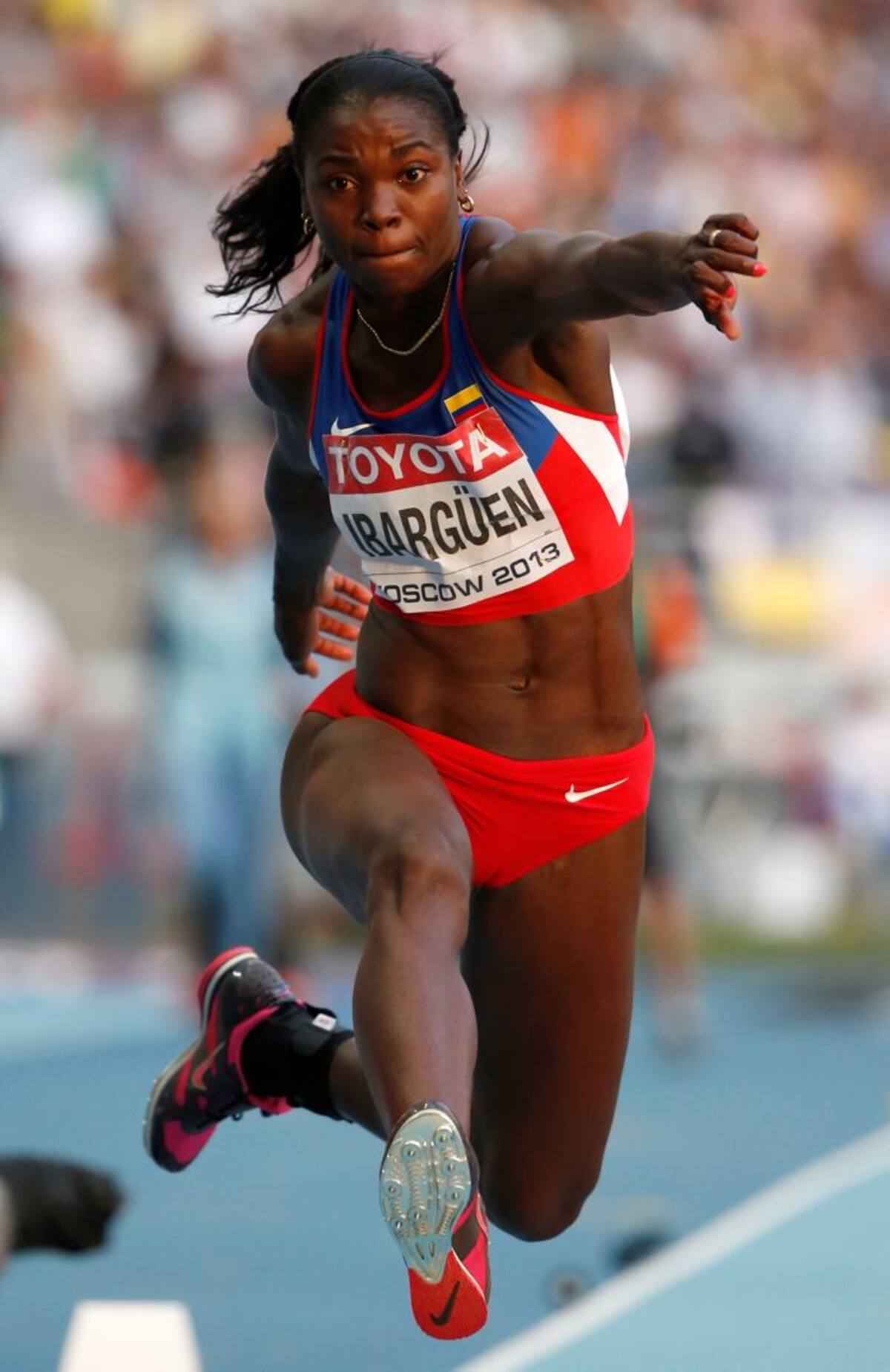 Con una marca de 14.85 metros, Ibargüen logró el oro del salto triple. AP