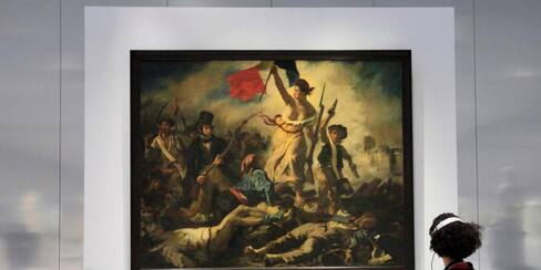 ‘La libertad guiando al pueblo’ vuelve a los pasillos del Louvre en París