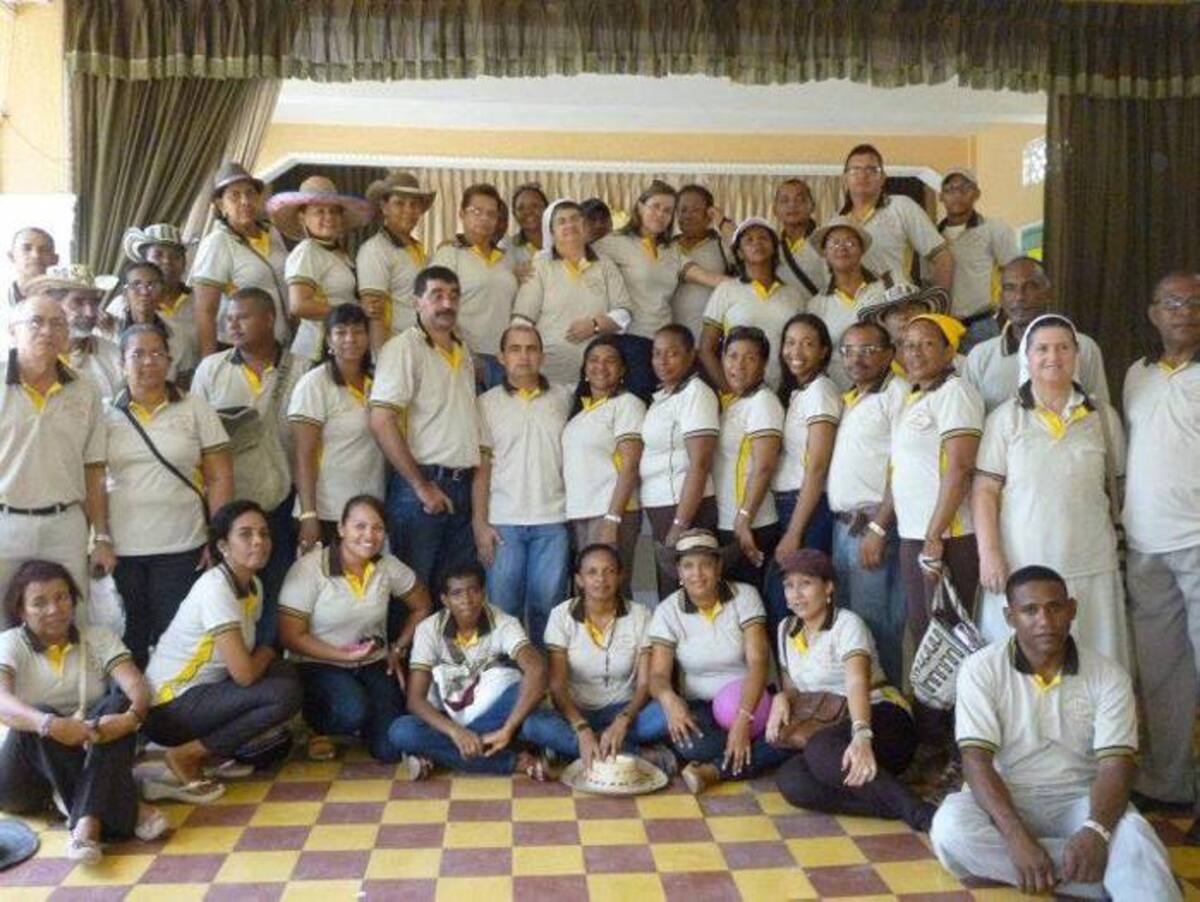 Muchos de los docentes de la Institución Educativa Santa Clara son en su mayoría exalumnos del mismo claustro educativo. Cortesía