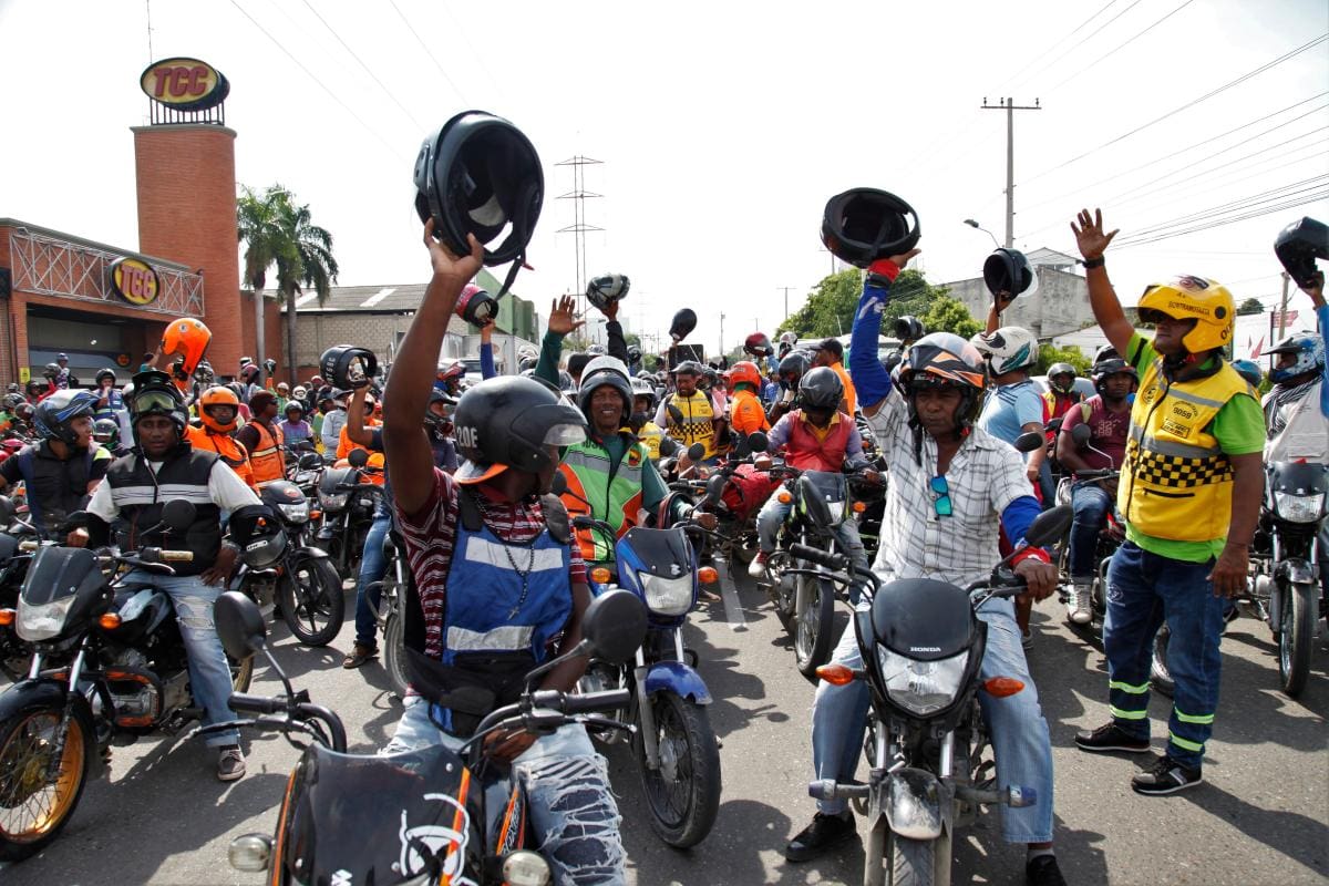 Coronavirus: médicos alertan ante riesgo de propagación por cascos de mototaxis