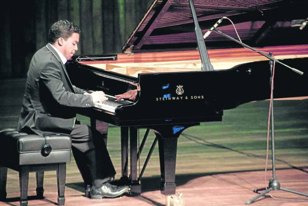 El tiempo de Cristian es dedicado totalmente a la música, sus ilusiones se han materializado y vive agradecido con el Concurso Nacional de Belleza. CORTESÍA