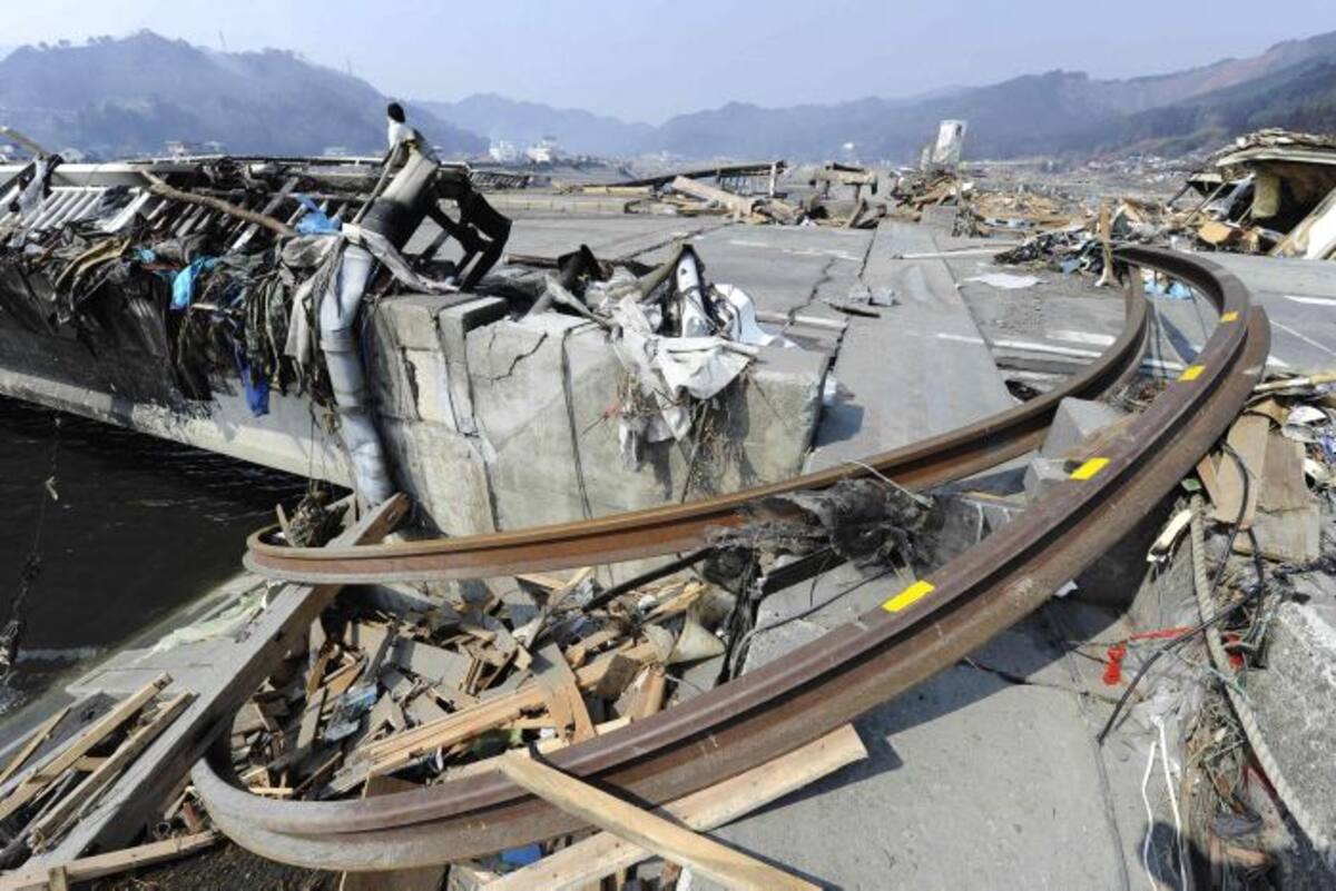 Se desconoce la causa del descarrilamiento pero la abundante cantidad de nieve podría haber causado el accidente, adelantó la prensa local. AP Yasuhiro Takami