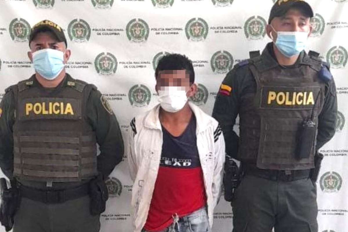 Presentan ante las autoridades a hombre sindicado por homicidio agravado