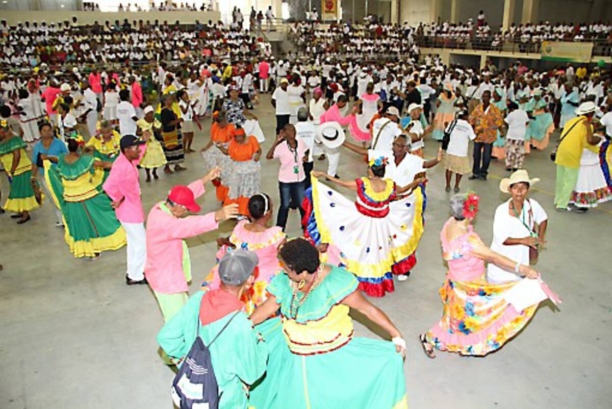 La actividad de los adultos mayores se realiza como preámbulo del dia internacional del adulto mayor que se celebra el 1 de octubre. ÓSCAR DÍAZ - EL UNIVERSAL