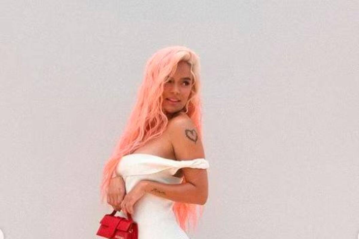 ‘Con Cora’ la fundación de Karol G otorgará becas de estudio para mujeres