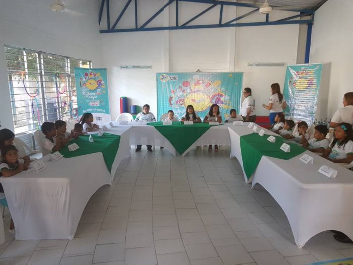 Los niños "funcionarios" aprendieron cómo se rigen los destinos de un municipio. Cortesía