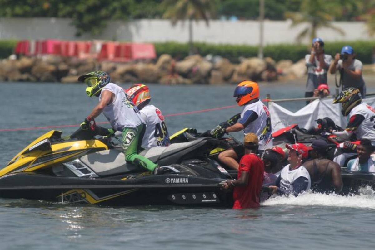 El Sudamericano de Motos Acuáticas llevó emociones a las playas de Bocagrande. OSCAR DÍAZ/EL UNIVERSAL