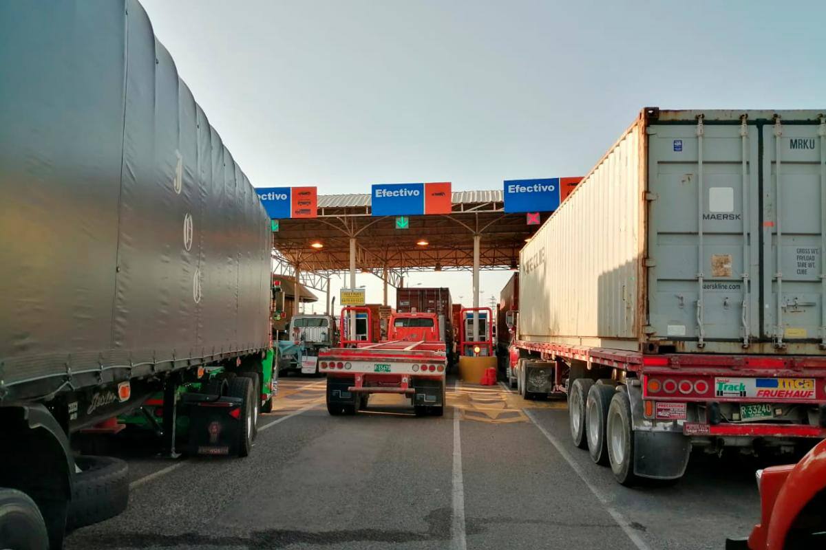 Firmes en su propósito, camioneros no declinan del paro