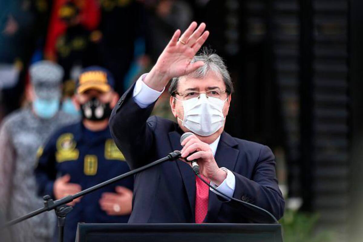 Somos atacados por bandidos de todos los pelambres: Mindefensa