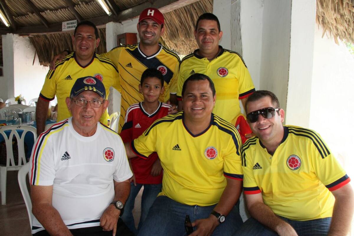 De pie: Edilberto Valle, Álvaro Redondo, Carlos Carballo y Álvaro Redondo; sentados: Juan Esteban Valle, Carlos Mieles y Luis Mass. FOTOS ZENIA VALDELAMAR/EL UNIVERSAL/