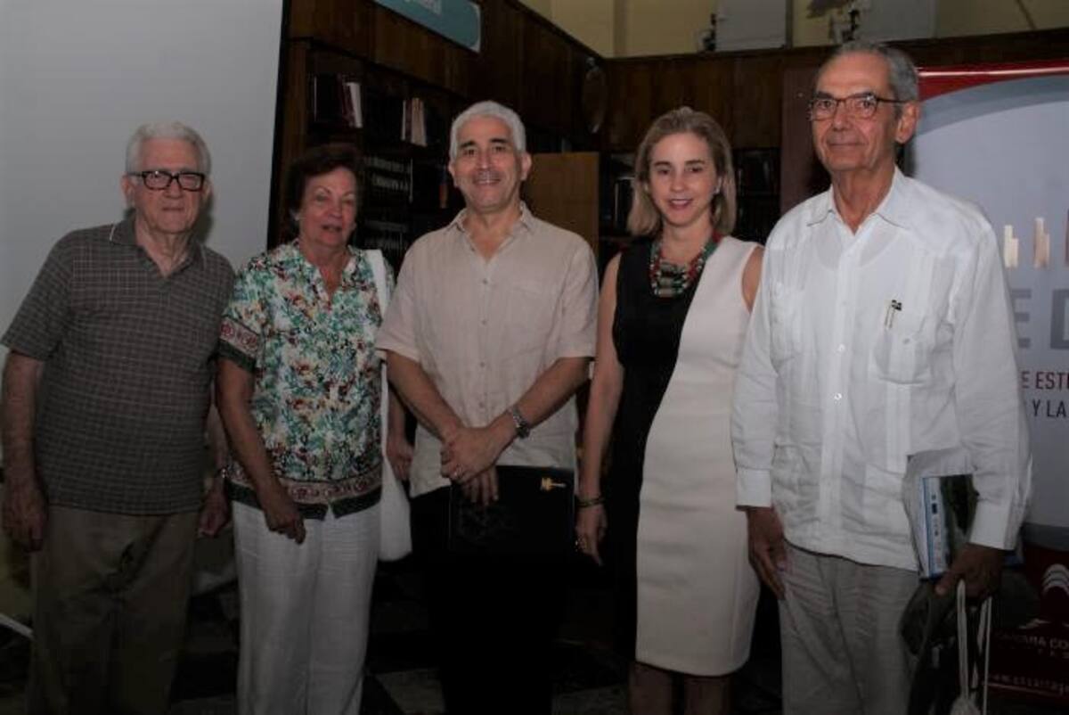 Ramón Del Castillo, Mayito Trucco de Del Castillo, Jaime Bonet Morón, María Claudia Páez y José Vicente Mogollón. ZENIA VALDELAMAR