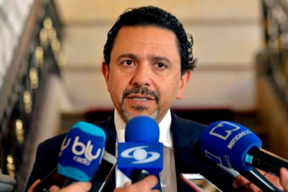 Colombia pide a Venezuela respuesta por guerrillero que jura lealtad a Maduro