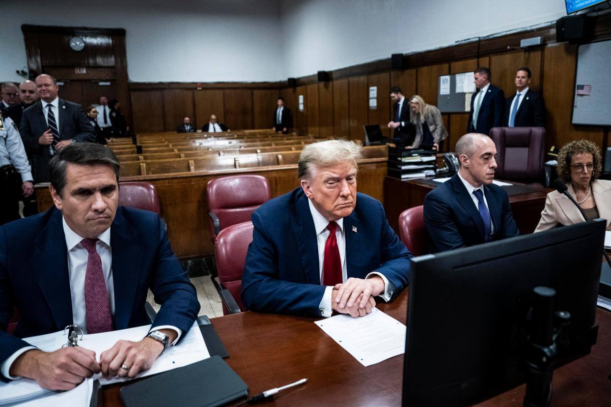 Juez programa audiencia sobre posible sanción a Trump por comentarios en redes